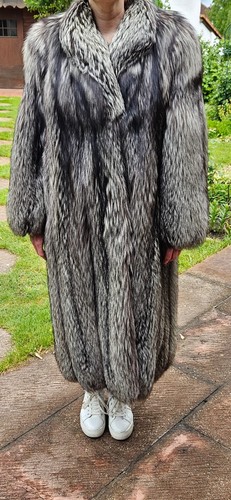 Silberfuchs-Pelzmantel