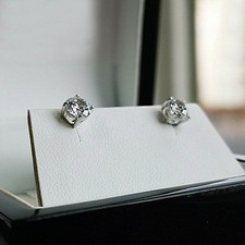 Ohrstecker aus Weißgold mit 2