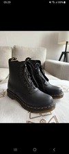Dr. Martens Schnürstiefel