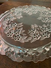 Tortenplatte Kuchenteller, opulent, aus solidem Glas, tolles Blumenrelief