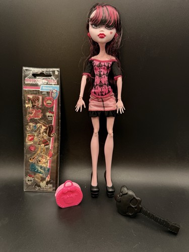 Monster high draculaura scaris - high,
