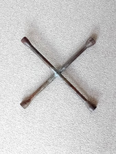 Radkreuz Wagenkreuz Kreuzschlüssel - alt