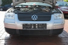 VW Passat 3BG Variant 2.0 5V Farbe Silber LA7W Stoßstange Vorne mit PDC