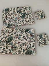 2 Tischsets mit Untersetzer