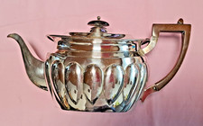 1 - Silber-Teekanne Goldschmiths + Silversmiths Company England 566g gestempelt