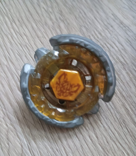 Beyblade divine crown tr145 - beyblade,