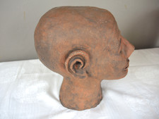 älterer Handmodellierter