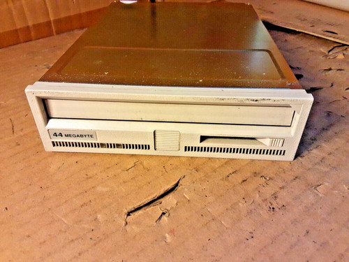 Syquest megabyte model - model, sq555