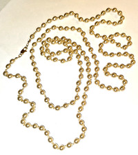 Perlenkette 134 cm  lang 6,75