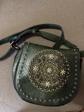 Schöne Dunkelgrüne