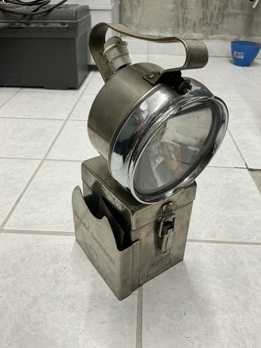 Alte lampe dominit von - lampe,