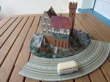 Faller ams:: gut erhaltene Burg in Styropor eingebettet