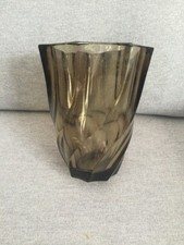 Vintage Vase  Rauchglas  ca. 12 cm hoch wellenförmig evtl. Frankreich