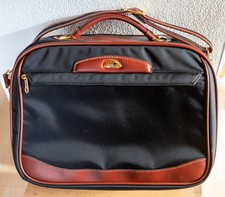 Kleine Reisetasche von Samsonite mit verschiedenen Fächern