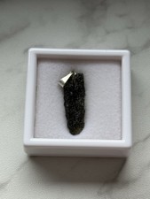 Natürlicher Moldavit Rohstein