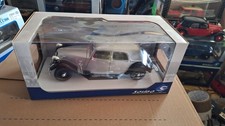 Citroen Traction Avant 11 CV BL 1 : 18, Sondermodell  Silber/schwarz 