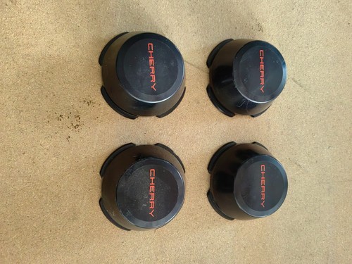 Radnabendeckel nissan cherry - 4,