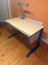 Schreibtisch der Marke Moll, inklusive Lampe 