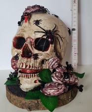 HELLOWEEN DEKOARTIKEL TOTENKOPF MIT SCHLANGE UNIKAT