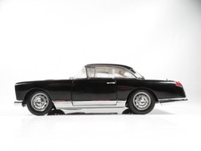 1:18 Sunstar Facel Vega HK500 