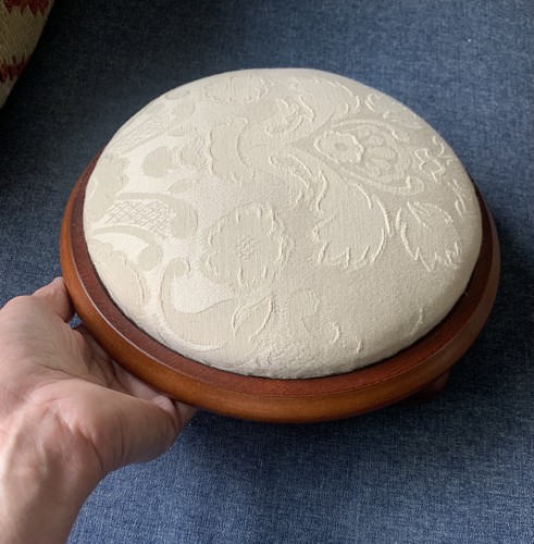 Kleiner mini fußhocker - kleiner,