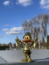 Donald Duck mit Moet Deko