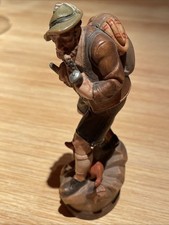 Holzfigur Jäger mit Hund In