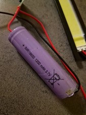 18650 Akku 3.7V Lithium-Ionen 1200mAh Wiederaufladbar 65X18mm mit LED