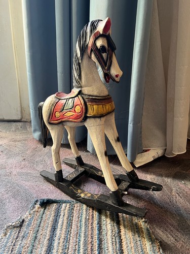 Antikes schaukelpferd aus - schaukelpferd,