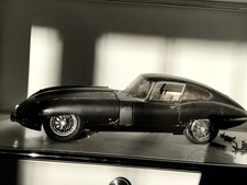 Revell 1:8 Jaguar E- Type S1  ( XK-E ) No. 07390 DIORAMA Restauration Objekt 