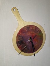 Handmade Resin Wanduhr |