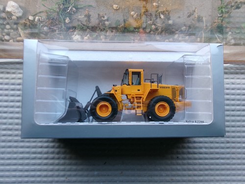 Motorart radlader volvo 220 - -radlader, l