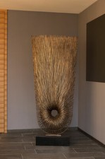 Riesige Skulptur aus Stahl in