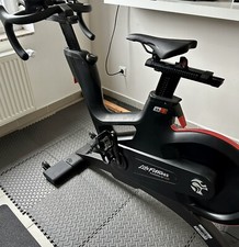 Life Fitness IC7 by ICG High