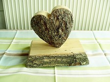 Sockelbrett mit Herz,Tisch-Deco, massiv Eiche+Fichte reine Handarbeit, Höhe 22cm