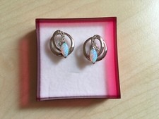 Ohrringe mit Opal, Sterling