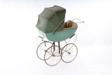 alter Kinderwagen Puppenwagen BRENNABOR old vintage Wagen Deko
