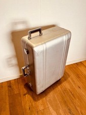 Zero Halliburton Silver