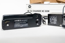 MINOLTA NI-Cd CHARGER NC-90M Batteriegriff mit Ladegerät für MINOLTA 9000 AF