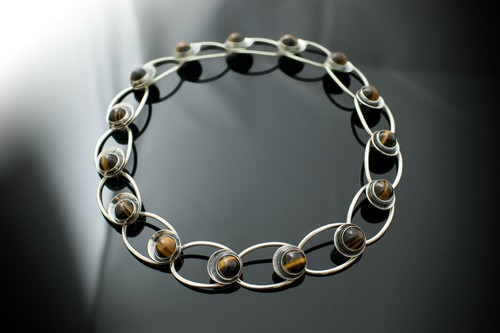From design collier - e.,