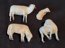 Set geschnitzte Schafe