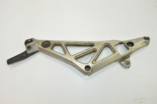 SUZUKI GSX 1100 EF FUßRASTENANLAGE FUßRASTENHALTER STREBE LINKS HALTERUNG