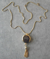 Unik Time Umhängeuhr Uhr an