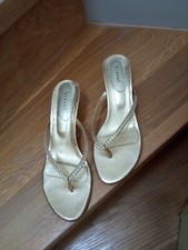 Goldene Sommerschläppchen mit Strass - sehr guter Zustand.