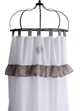 Schlaufenschal Weiss Vorhang