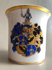 Porzellantasse Adelswappen, KPM Berlin,  Adler, Krone, vergoldet, 19. Jhdt. 