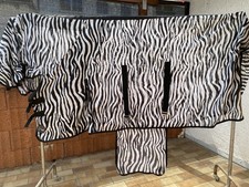 Fliegendecke mit Halsteil und Bauchlatz  gr 165  Zebra
