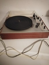 Schöner alter Schaltplattenspieler. Normale Größe und viele Jahre alt..Ein Muss.