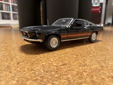 1969 Ford Mustang Mach 1 von ERTL 1/18 in schwarz