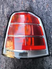 Opel Zafira B Rückleuchte Heckleuchte hinten rechts 13252448 Blende 24451843